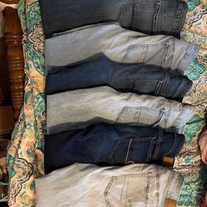 6 pairs of American Eagle jeans